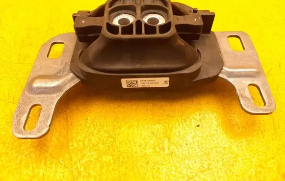Peugeot 308 Engine mount bracket 9848306580