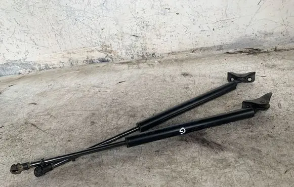 Mitsubishi ASX Tailgate/trunk strut/damper