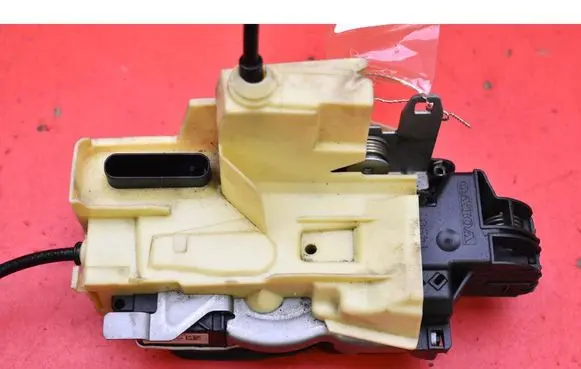 Volvo V60 Rear door lock 32131411
