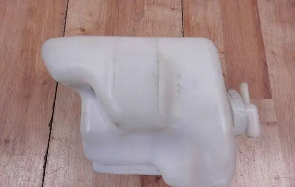Mitsubishi Eclipse Cross Coolant expansion tank/reservoir 1375A098