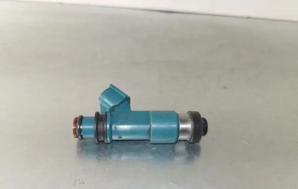 Subaru Forester SJ Fuel injector 181042602