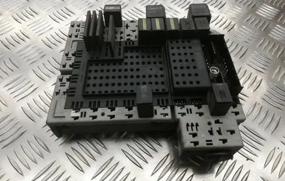 Volvo S80 Fuse module 8645729 8688153