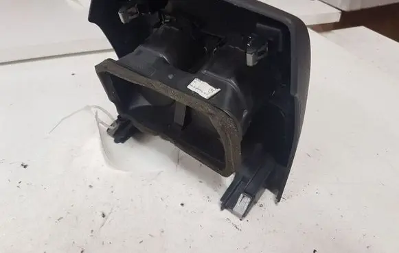 Peugeot 3008 I Rear air vent grill 9685097277