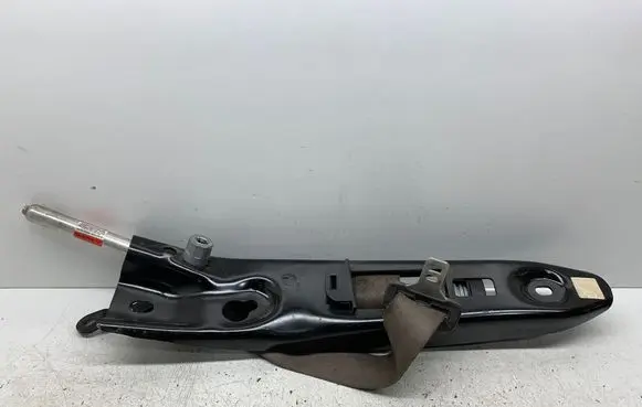Volvo XC90 Front seatbelt 30661915 80930037