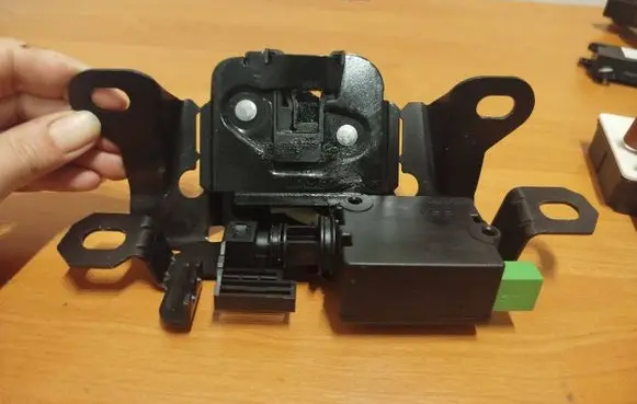 Volvo C30 Tailgate/trunk/boot lock/catch/latch 30784739