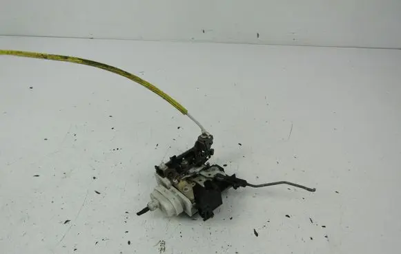 Audi A3 S3 8L Front door lock 