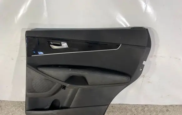 KIA Sorento Rear door card panel trim