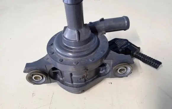 Toyota RAV 4 (XA50) Electric auxiliary coolant/water pump G904042010