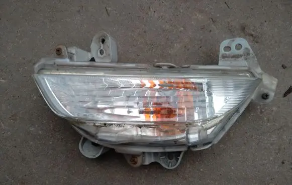 Mazda 3 II Front bumper turn signal K2442