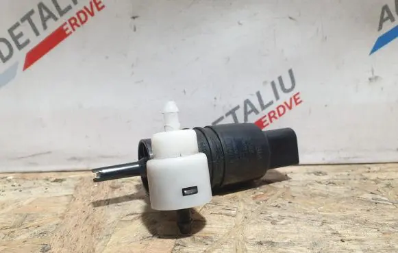 BMW X1 F48 F49 Windscreen/windshield washer pump 7388349 67127388249