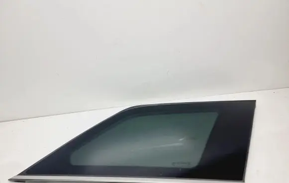 Peugeot 5008 II Rear side window 9812842280
