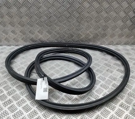 Lexus RZ Trunk rubber seal (body) 6788146030