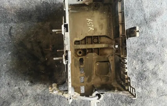 Opel Astra J Battery tray 13346249