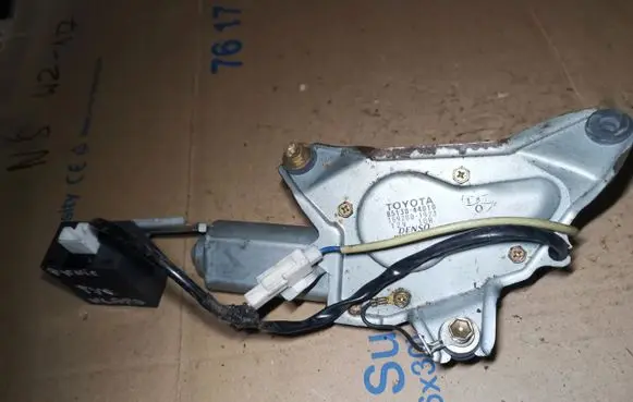 Toyota Picnic Headlight wiper motor 8513044010