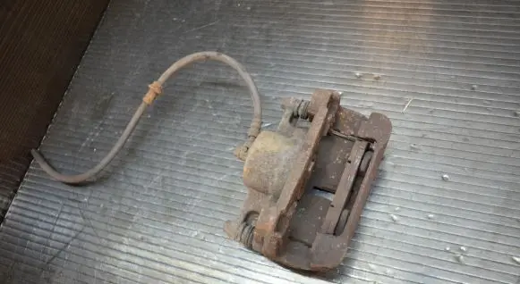 Nissan Qashqai Front brake caliper