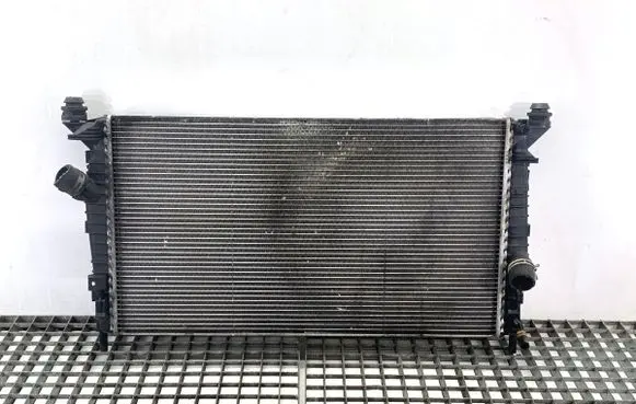 Ford Focus C-MAX Coolant radiator 3M5H8005TL