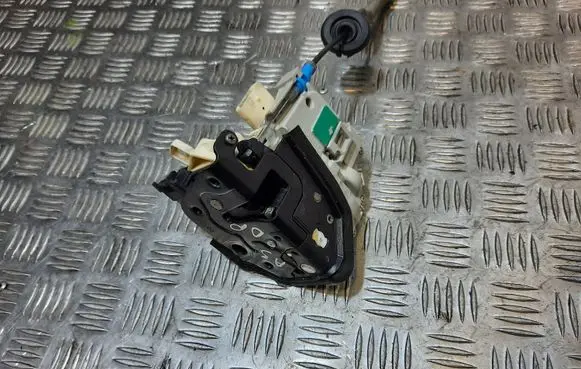 Audi A3 S3 8V Front door lock 8X1837016A