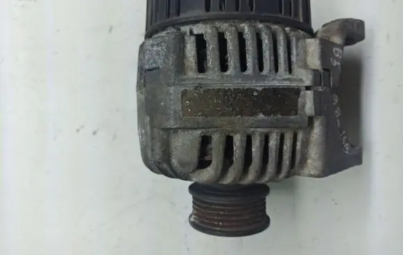 Volkswagen PASSAT B5 Generator/alternator