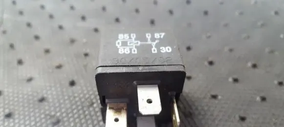 Audi A4 S4 B6 8E 8H Other relay 8D0951253A