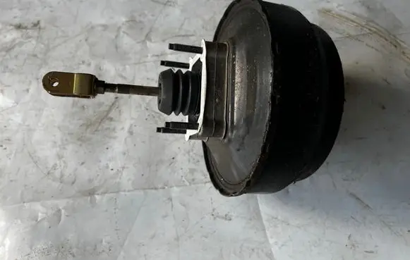 Opel Frontera B Brake booster
