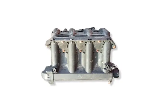 Mercedes-Benz Vito Viano W638 Intake manifold 6110900437