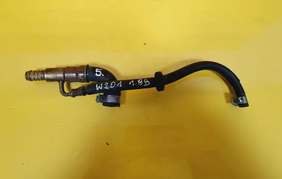 Mercedes-Benz 190 W201 Fuel line pipe 