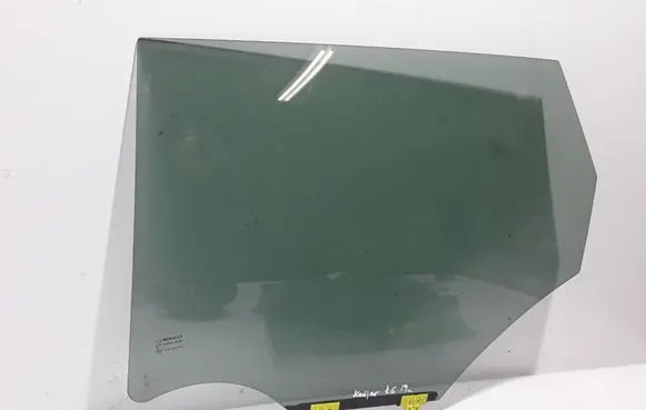 Renault Kadjar Rear door window glass 823016746R