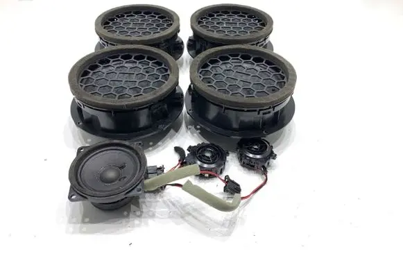 Skoda Octavia Mk4 Audio system kit 