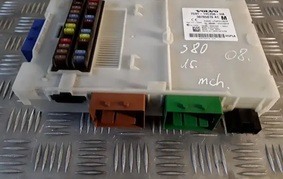 Volvo S80 Fuse module 7G9T14C256HA 30765876AC 3659AF01125TP