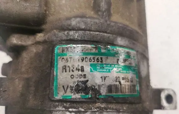 Volkswagen PASSAT B6 Air conditioning (A/C) compressor (pump) 1K0820803Q R134A 8675