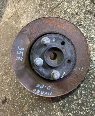 Opel Vivaro Front wheel hub