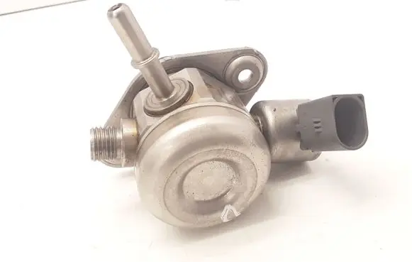 Porsche Macan (95B) Fuel injection high pressure pump 94611031561 946110315 0261520304