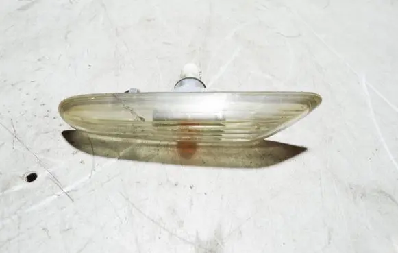 BMW 5 E60 E61 Front fender indicator light