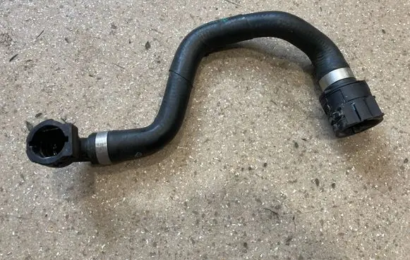 BMW M5 F90 Engine coolant pipe/hose 7854305