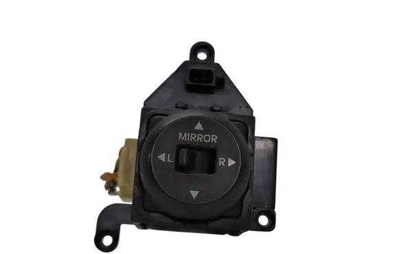 Wing mirror switch