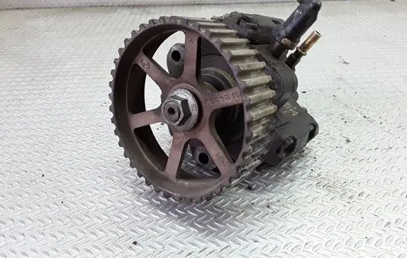 Renault Laguna II Fuel injection high pressure pump 7700111010 0445010018