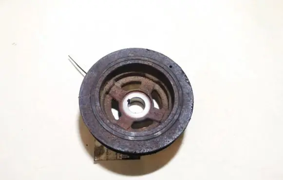 Nissan Micra Crankshaft pulley E100111A