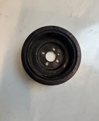 Volkswagen PASSAT B6 Crankshaft pulley 3212