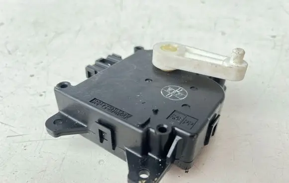 Mazda 5 Rear door window regulator motor G22C5958X