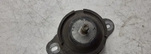 Citroen C5 Engine mount bracket