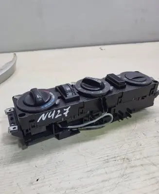 Mercedes-Benz Vito Viano W638 Climate control unit A0004463228 5HB00805802 ZGS001018