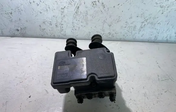 Skoda Octavia Mk2 (1Z) ABS Pump 1K0907379AK