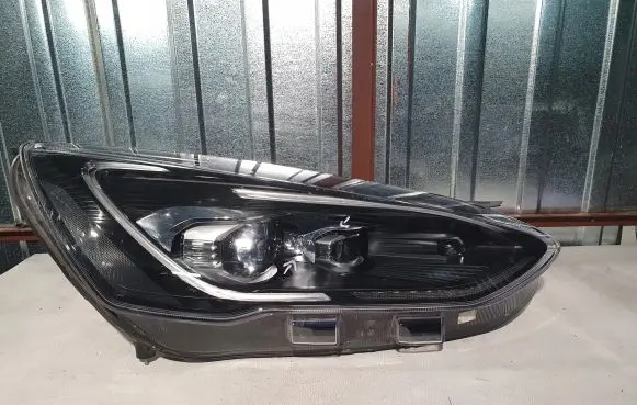 Ford Focus Headlight/headlamp JX7B13E016AG