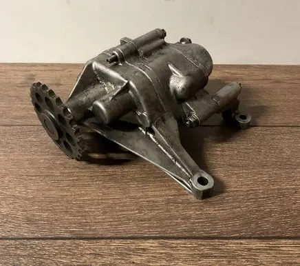Mercedes-Benz E W211 Oil pump 6111810201 A21176646060