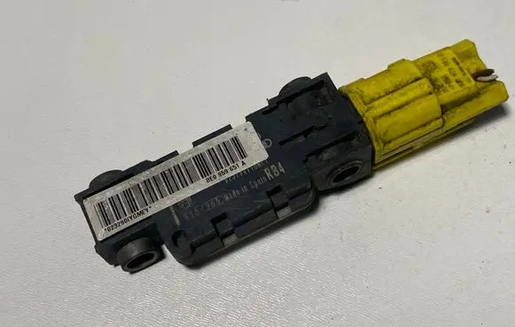 Audi A4 S4 B7 8E 8H Airbag deployment crash/impact sensor 8E0959651A