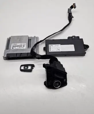 BMW X5 E70 Engine ECU kit and lock set 7586909 030050038 0261209352