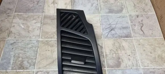 BMW 1 E81 E87 Dashboard side air vent grill/cover trim 7059188 5160