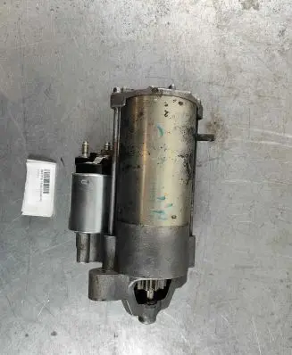 Volvo C30 Starter motor 8697576