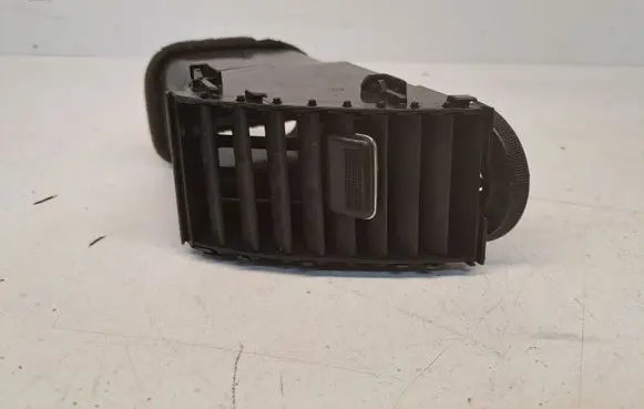 Toyota Prius (NHW20) Dashboard air vent grill cover trim 4556437020