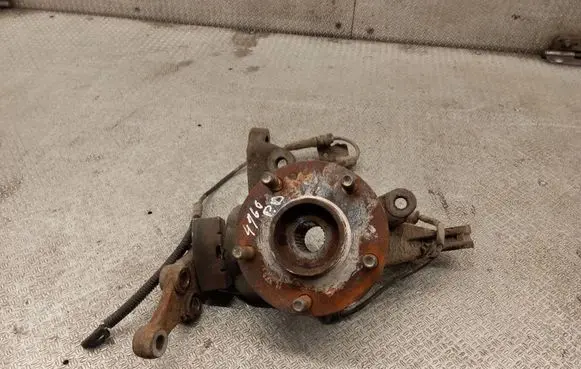 Hyundai i30 Front wheel hub spindle knuckle